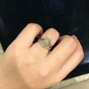 Zales wedding band 14k yellow gold w diamonds